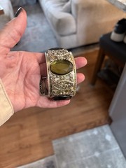 Vtg Silver Tone Hinged Bangle Bracelet Green Faceted Crystal Oval Etched Band