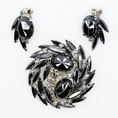 Vintage D&E Juliana Book Piece Hematite Brooch and Clip-On Earrings Set 1960s