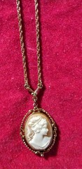 Vintage Cameo 1928 Brand Gold-Tone Necklace 24″ Barrel Clasp Very Good Cond