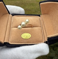 Vtg.10K Solid Yellow Gold ring High Luster 5.2mm to 6.1mm Pearls Ring ,Sz:9.5