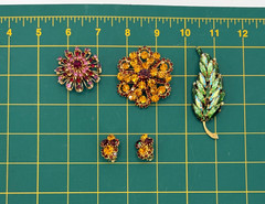 BROOCH Pin Lot Signed/Unsigned Red/Pink – Topaz/Citrine Rhinestones – Green
