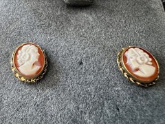 Vintage 14K Yellow Gold Italian Cameo Hand Carved Oval Stud Pierced Earrings