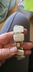 Lisner Thermoset Bracelet Textured White Gold Panel Vintage Collectible 7″ #195