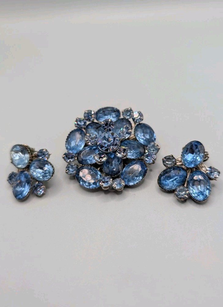 1950s–1960s Sapphire Blue Rivoli & Oval Rhinestone Brooch + Earrings Demi-Parure