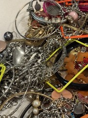 5 LB Mixed Costume Jewelry Lot Wearable & Repair Vintage Modern Treasure Hunt #1