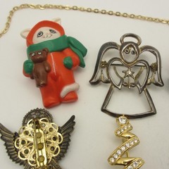 Vintage Christmas Jewelry Lot Santa Tree Angel Snowman Cardinal Poinsettia