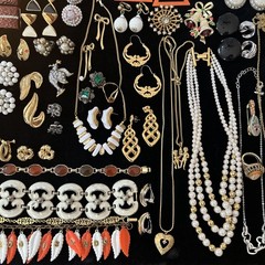80 Vintage lot jewelry unbranded wearable Trifari Monet Coro Avon Italy Marvella