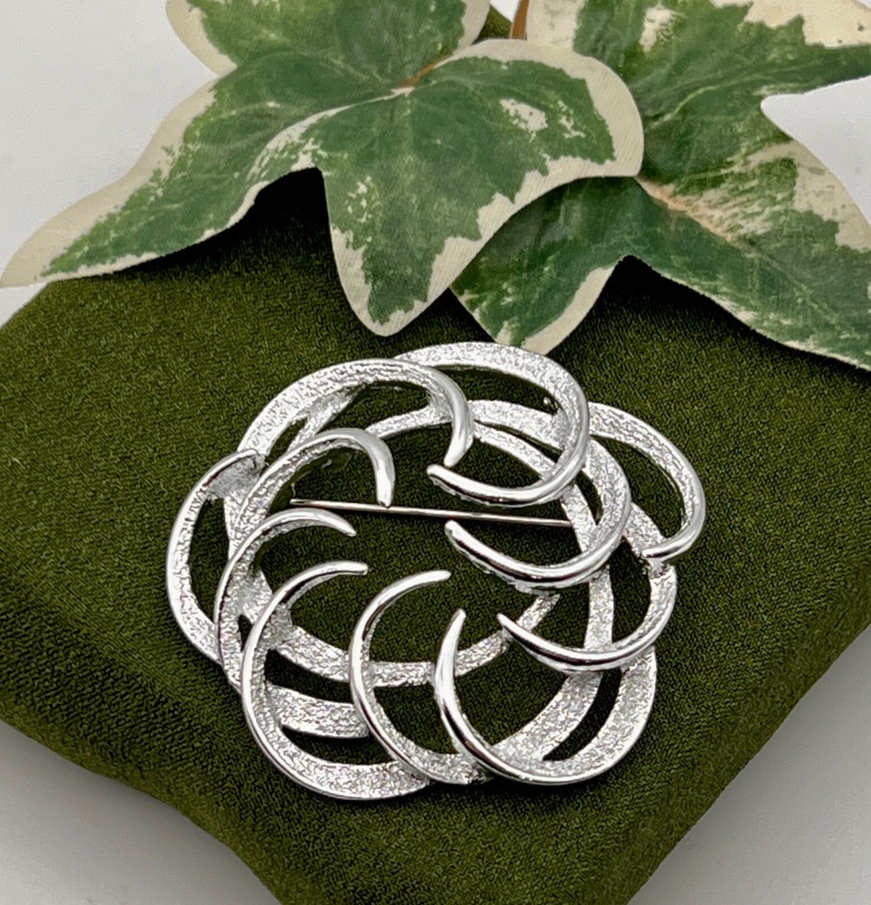Vintage Sarah Coventry Tailored Swirl Pin Silver Tone 2.25 in Diameter