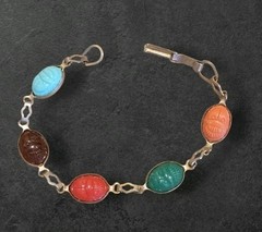 Vintage Scarab Link Multi-color Plastic 6 3/4″ Gold tone Petite Bracelet