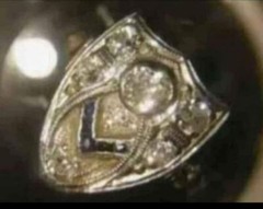 14K White gold vintage shield ring