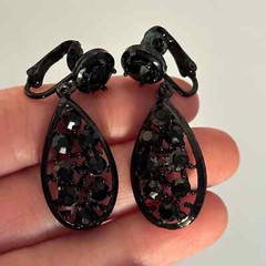 Vintage Jet Black Rhinestone Ladies Clip On Dangle Drop Earrings