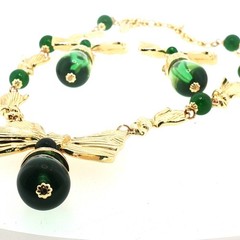 Vintage Catwalk John Jewelry Set – Gold‑Tone Bow Necklace & Green Drop Earrings