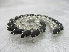 VINTAGE ESTATE JEWELRY SIGNED B DAVID BLACK RHINESTONE CLIP EARRINGS BROOCH PIN