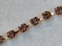 Vintage-Anklet /Bracelet-Goldtone W/Rhinestones & Rose shaped charms- 8.5 in LG