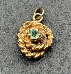 Victorian 14K Yellow Gold Love Knot Rope Texture Emerald Pendant Or Charm VTG