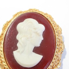 Lind-Gal Signed LG Vintage Cameo Brooch Pin