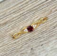 Rhinestone Brooch Pin Twisted Gold Tone Unsigned