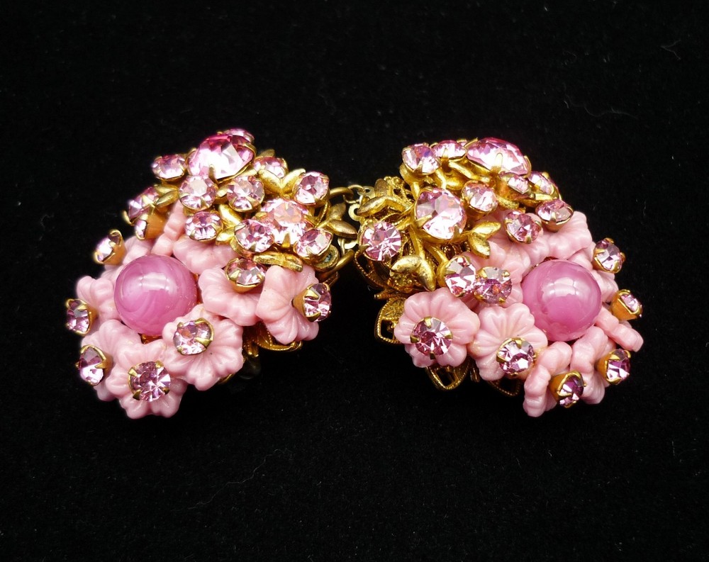 Vintage Miriam Haskell Sweater Guard Brooch: Horseshoe Cartouche Pink Brooch