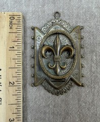 Vtg Victorian Style Fleur De Lis Pendant Statement Dress/Sash Ornament NOTES