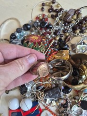 Bulk Costume Jewelry Junk Scrap Crafting 2 Lb Mixed Vintage & Contemporary Reuse