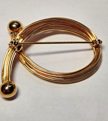 Vintage Gold Tone Looped Wire Ribbon Brooch Pin Unmarked Mid Century Modern…