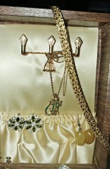 Vintage Costume Jewelry Lot Trifari Lisner& More Box Included 🔥🔥