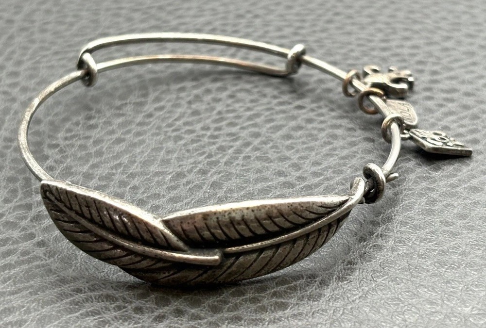 Vintage Nola FLEUR De Lis Feather Expandable Charm Bracelet New Orleans Souvenir