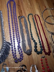 A1 Lot of 29 Vintage Modern NECKLACE Costume Jewelry Fashion Glass Beads Choker