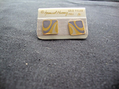 VINTAGE SAMUEL HUANG DESIGNER CLOISONNE EARRINGS GRAY LAVENDER ENAMEL STUD POST