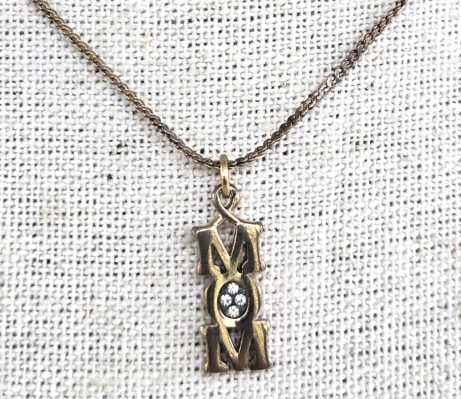 Vintage MOM w/ Clear Rhinestone Gold Tone Pendant Serpentine Chain Necklace 15″