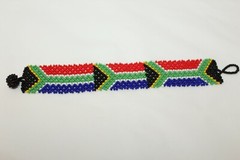GORGEOUS Red Blue Black White & Green Glass Seed Bead 7.25″ Bracelet