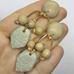 Vtg Big Boho Tribal Etched Stone Starburst Chandelier Earrings Leather Wood Post