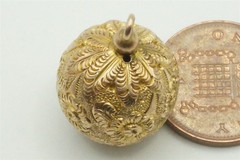 PRETTY ANTIQUE ENGLISH 9K GOLD FLORAL CHASED BALL CHARM FOB c1880 NO RESERVE