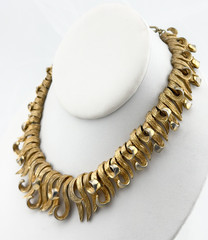 Boucher La Scala Brushed Gold Tone Choker Necklace & Clip-On Earrings Set 1956