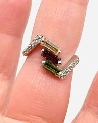 Vtg Silver Tone Birthstone Green Red Yellow Glass Rhinestones Ring Sz 7.5