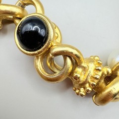 Opulent Vintage 24” Gold-Tone Link Necklace with Faux Pearl & Onyx Cabochons