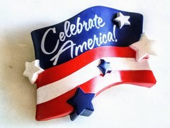2008 HALLMARK CELEBRATE AMERICA Brooch! Hallmark Cards.Patriotic. American Flag.