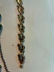 Unsigned Vintage Lisner Style 3 Piece Parure, Two-Tone Teal Thermoset Tulip Leaf