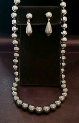 MARVELLA Vtg Earring & Necklace Set, Dk Gray Pearls, 20″ Necklace, Drop Earrings