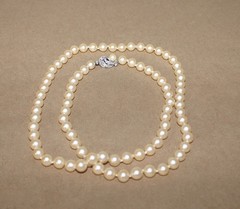 Vtg Knotted Faux Pearl Necklace 30″ REAL DIAMONDS in Clasp-50’s High End Costume
