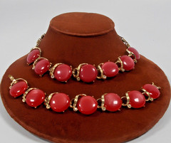 Lisner Vintage Red ‘Moon glow’ Lucite Thermoset Necklace & Bracelet Jewelry Set