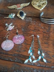 Lot Vintage Costume Jewelry Modern Mixed Wear Craft Resell Necklace Earrings Etc