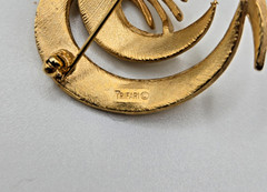 VTG Crown Trifari Brooch Spiral Swirl Goldtone Brushed Textured