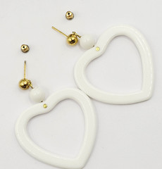 White Heart Open Center Bead Drop Dangle w Ball Stud Gold Tone Vintage Earrings