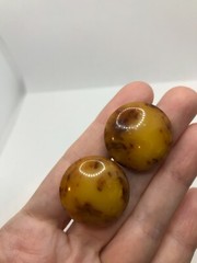 Vintage Butterscotch Bakelite Screw-Back Earrings Brown Marbling 1″ Round Domed