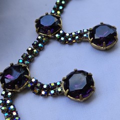 1940s RARE HOBE FIVE PENDANT PURPLE HEAD- LIGHT ORIGINAL COND FESTOON NECKLACE