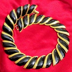 VTG RUNWAY BOOK PC WIDE NAPIER BLACK ENAMEL GP “MODERN ARTS” NECKLACE WEIGHTY