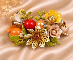 Vintage MCM Enameled Cluster Petals / Crystals Flowers and Leaves Brooch 2 1/4″