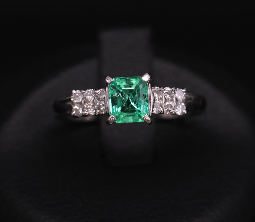 Fine Vintage 0.60ct Colombian Emerald & 0.20ct Diamond Platinum Ring Size 7