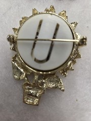 Vtg AJC gold tone huge Sunflower Face Pin